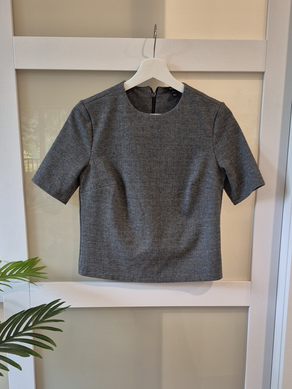 RW&CO. Heather Gray Short-Sleeve Structured Top